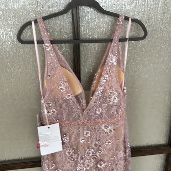 Mac Duggal FLORAL EMBELLISHED SLEEVELESS PLUNGE NECK GOWN rose pink size 16 - Picture 12 of 14